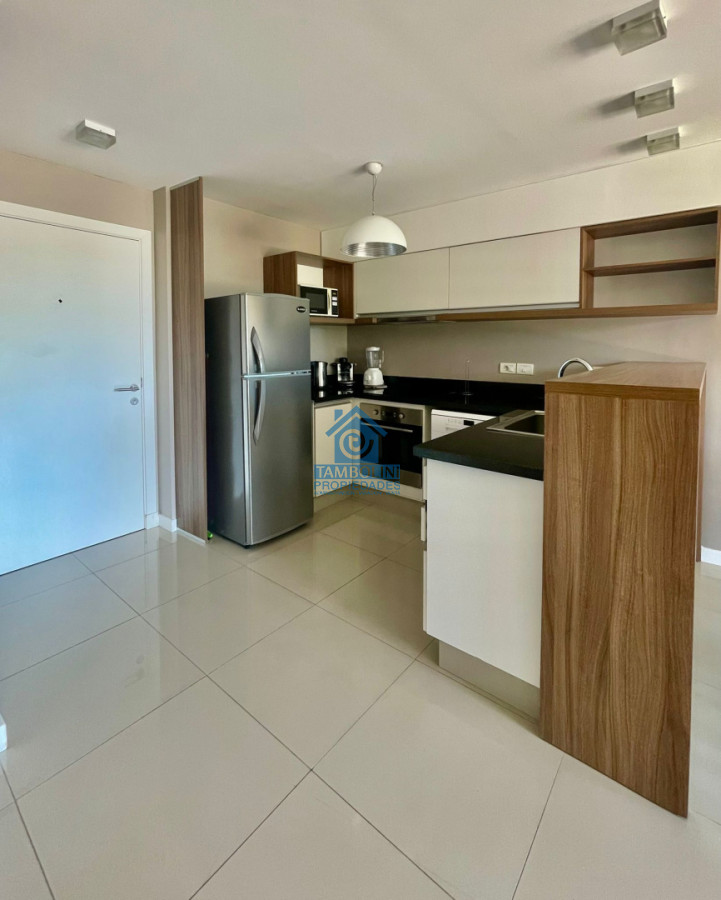 Apartamento ID.1087 - Oportunidad 1 dormitorio y medio con vista, balcón y servicios en Aidy Grill Punta del Este