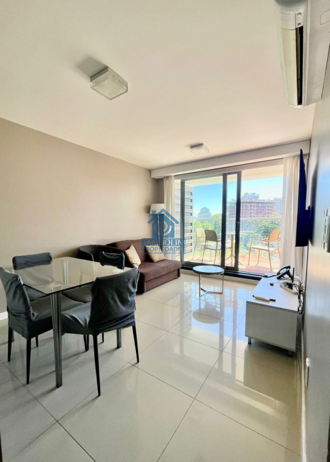 Apartamento ID.1087 - Oportunidad 1 dormitorio y medio con vista, balcón y servicios en Aidy Grill Punta del Este