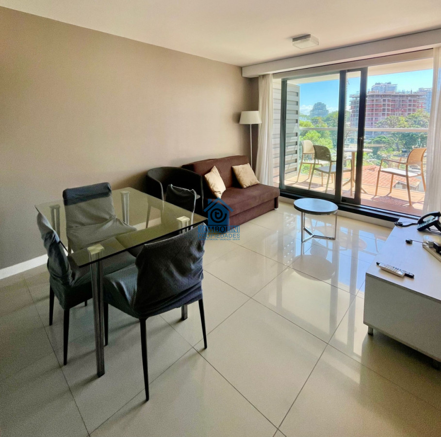 Apartamento ID.1087 - Oportunidad 1 dormitorio y medio con vista, balcón y servicios en Aidy Grill Punta del Este