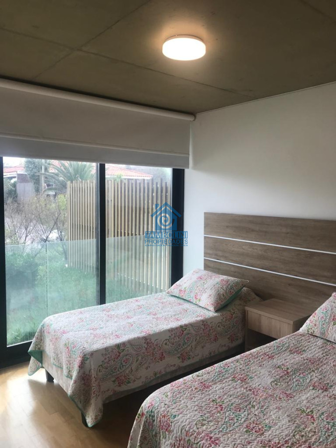 Apartamento ID.128 - 2 Dormitorios, terraza y cochera frente al mar