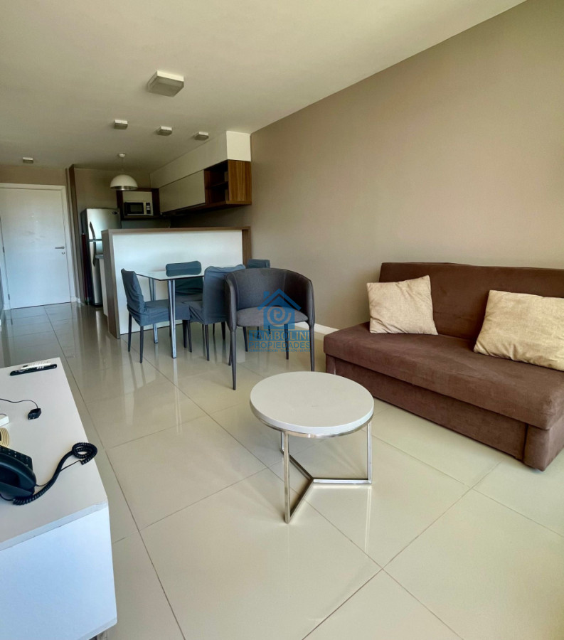 Apartamento ID.1087 - Oportunidad 1 dormitorio y medio con vista, balcón y servicios en Aidy Grill Punta del Este
