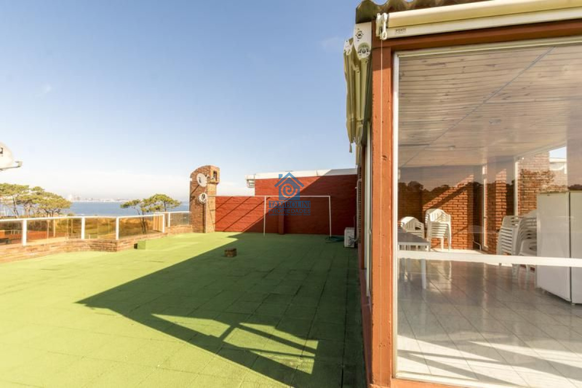 Apartamento ID.503 - Oportunidad apartamento en venta vista al mar terraza parrillero Playa Mansa