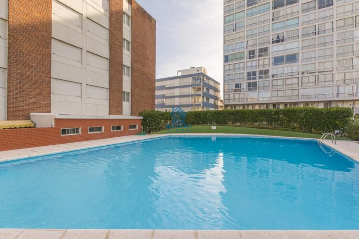 Apartamento ID.503 - Oportunidad apartamento en venta vista al mar terraza parrillero Playa Mansa