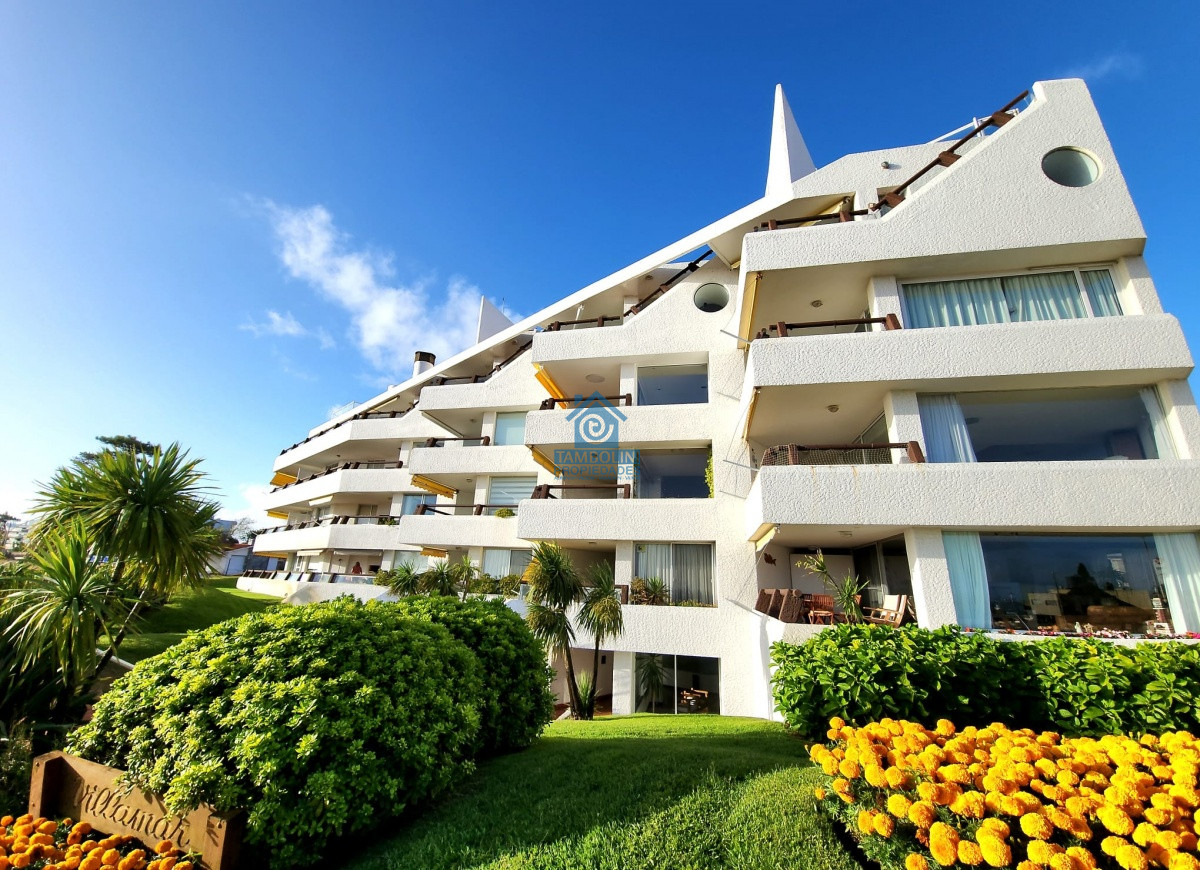 Apartamento ID.1161 - Espectacular vista franca al mar con parrillero y estufa a leña Playa Mansa Punta del Este