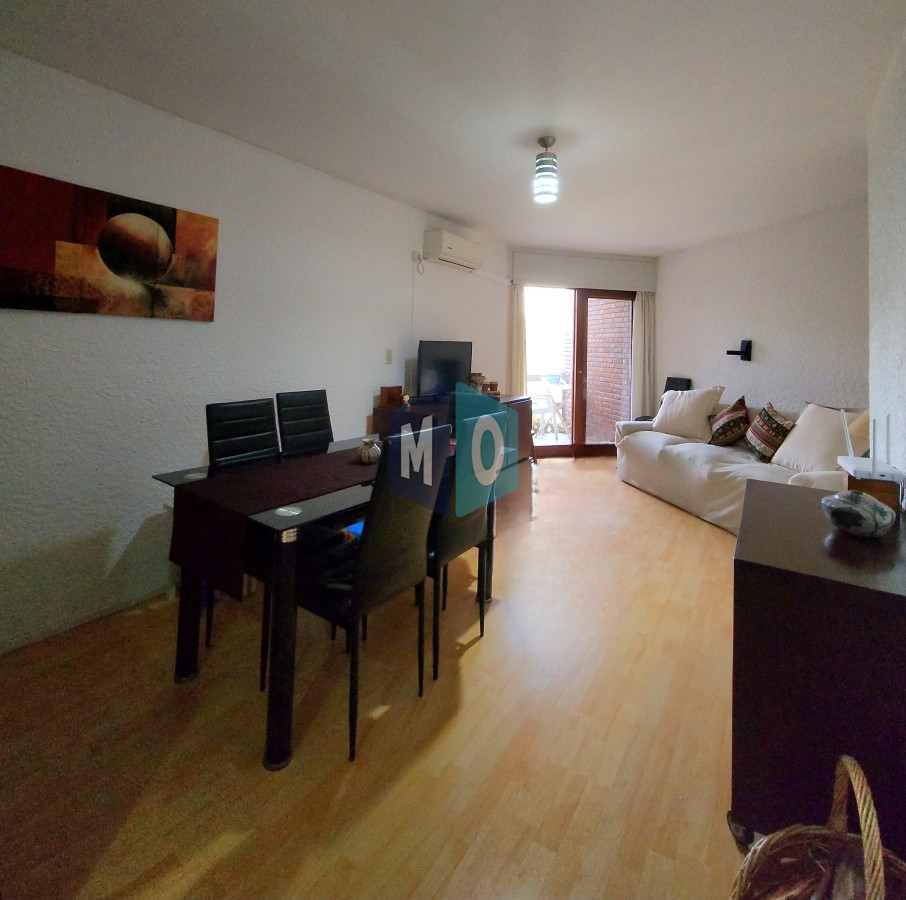 Apartamento ID.857 - Oportunidad 2 dormitorios 2 baños terraza cochera y estufa a leña Aidy Grill Punta del Este