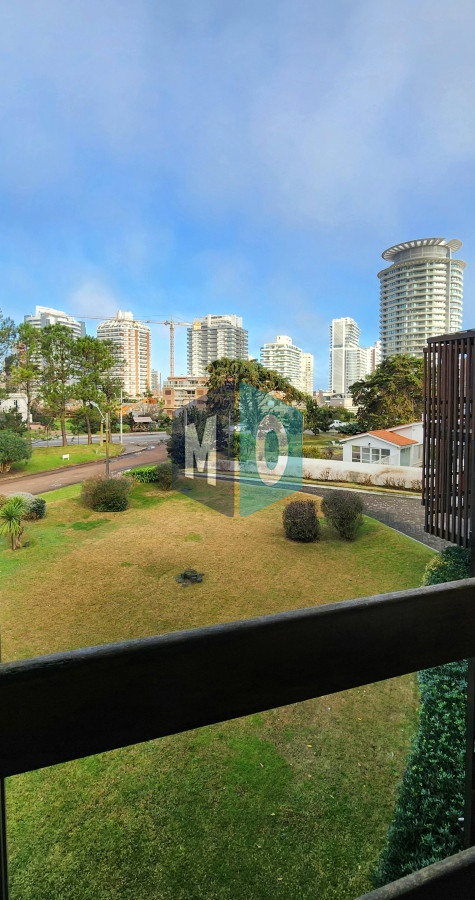 Apartamento ID.857 - Oportunidad 2 dormitorios 2 baños terraza cochera y estufa a leña Aidy Grill Punta del Este
