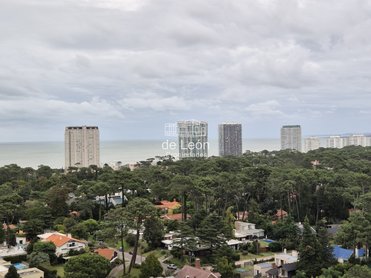 Apartamento ID.15265 - Oportunidad apartamento moderno piso alto 3 dormitorios 2 baños terraza con vista al mar garage venta Punta del Este Jardines del Country