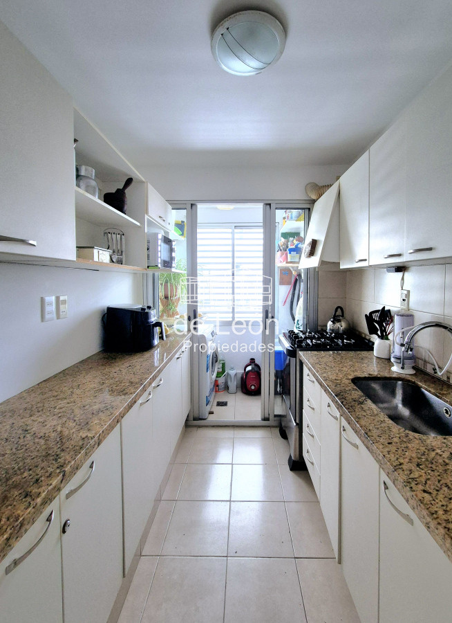 Apartamento ID.15265 - Oportunidad apartamento moderno piso alto 3 dormitorios 2 baños terraza con vista al mar garage venta Punta del Este Jardines del Country