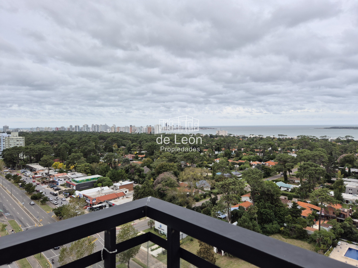 Apartamento ID.15265 - Oportunidad apartamento moderno piso alto 3 dormitorios 2 baños terraza con vista al mar garage venta Punta del Este Jardines del Country