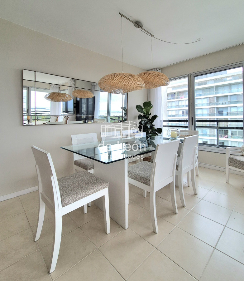 Apartamento ID.15265 - Oportunidad apartamento moderno piso alto 3 dormitorios 2 baños terraza con vista al mar garage venta Punta del Este Jardines del Country