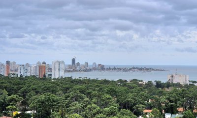 Oportunidad apartamento moderno piso alto 3 dormitorios 2 baños terraza con vista al mar garage venta Punta del Este Jardines del Country