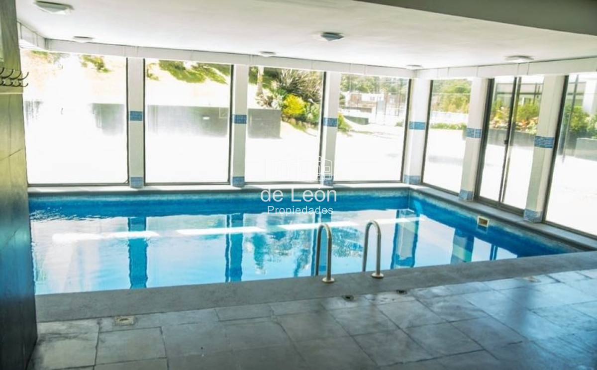 Apartamento ID.15265 - Oportunidad apartamento moderno piso alto 3 dormitorios 2 baños terraza con vista al mar garage venta Punta del Este Jardines del Country