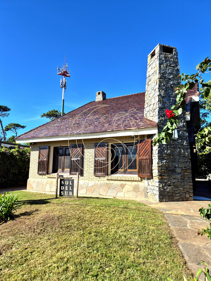 Casa ID.21092970 - Oportunidad Casa de 4 dormitorios cercana al mar construcción tradicional barbacoa piscina Playa Mansa Punta del Este