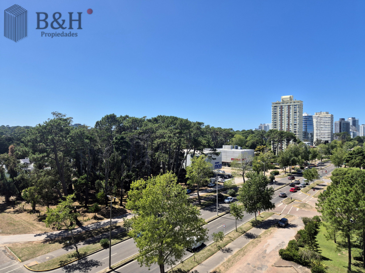 Apartamento ID.6905 - Apartamento de 3 dormitorios terraza garage piscina Punta Shopping Punta del Este