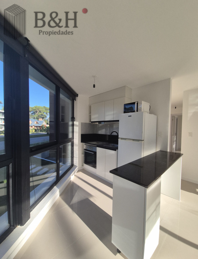 Apartamento ID.4283 - Alquiler anual apartamento 2 dormitorios con parrillero a estrenar 200mts del mar Playa Mansa