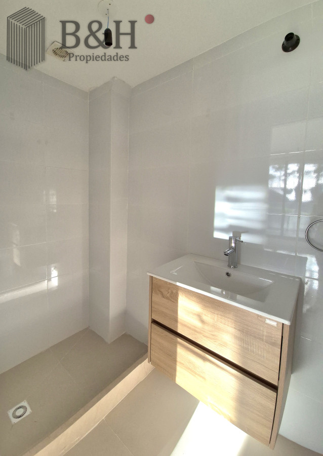Apartamento ID.4283 - Alquiler anual apartamento 2 dormitorios con parrillero a estrenar 200mts del mar Playa Mansa