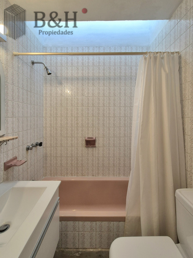 Apartamento ID.5755 - Oportunidad venta casa 2 dormitorios Playa Mansa cochera y parrillero