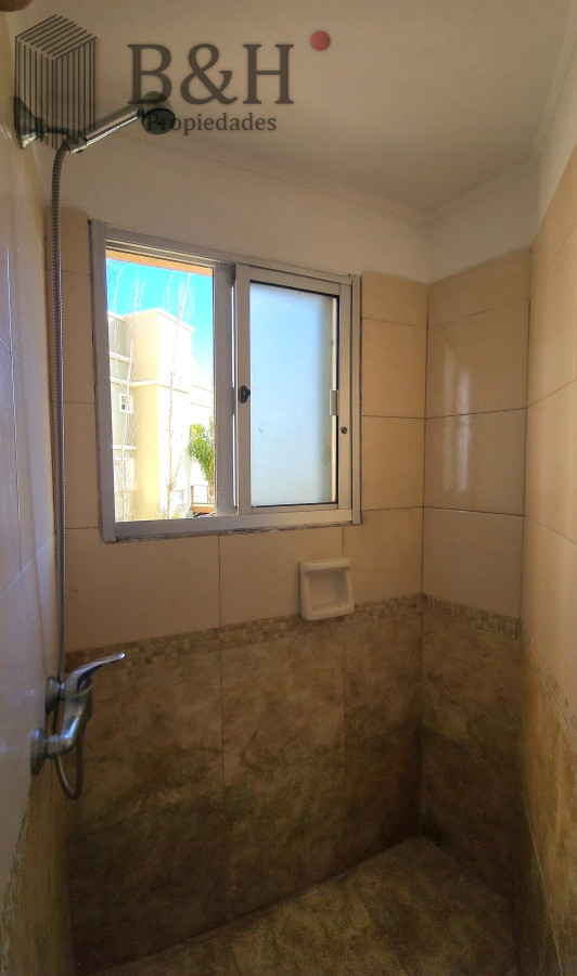 Apartamento ID.3381 - Apartamento 3 dormitorios primera linea frente al mar Playa Mansa Pinares con piscina y cochera