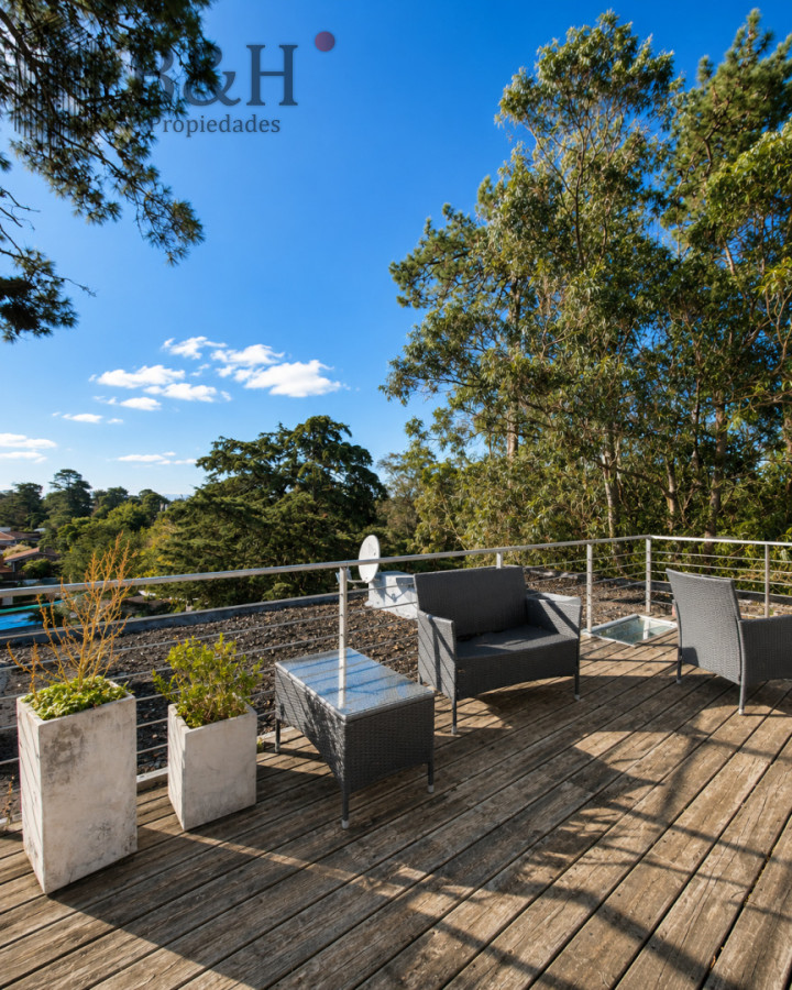 Apartamento ID.7217 - Penthouse de 2 dormitorios moderno + barbacoa uso exclusiva Playa Mansa Punta del Este