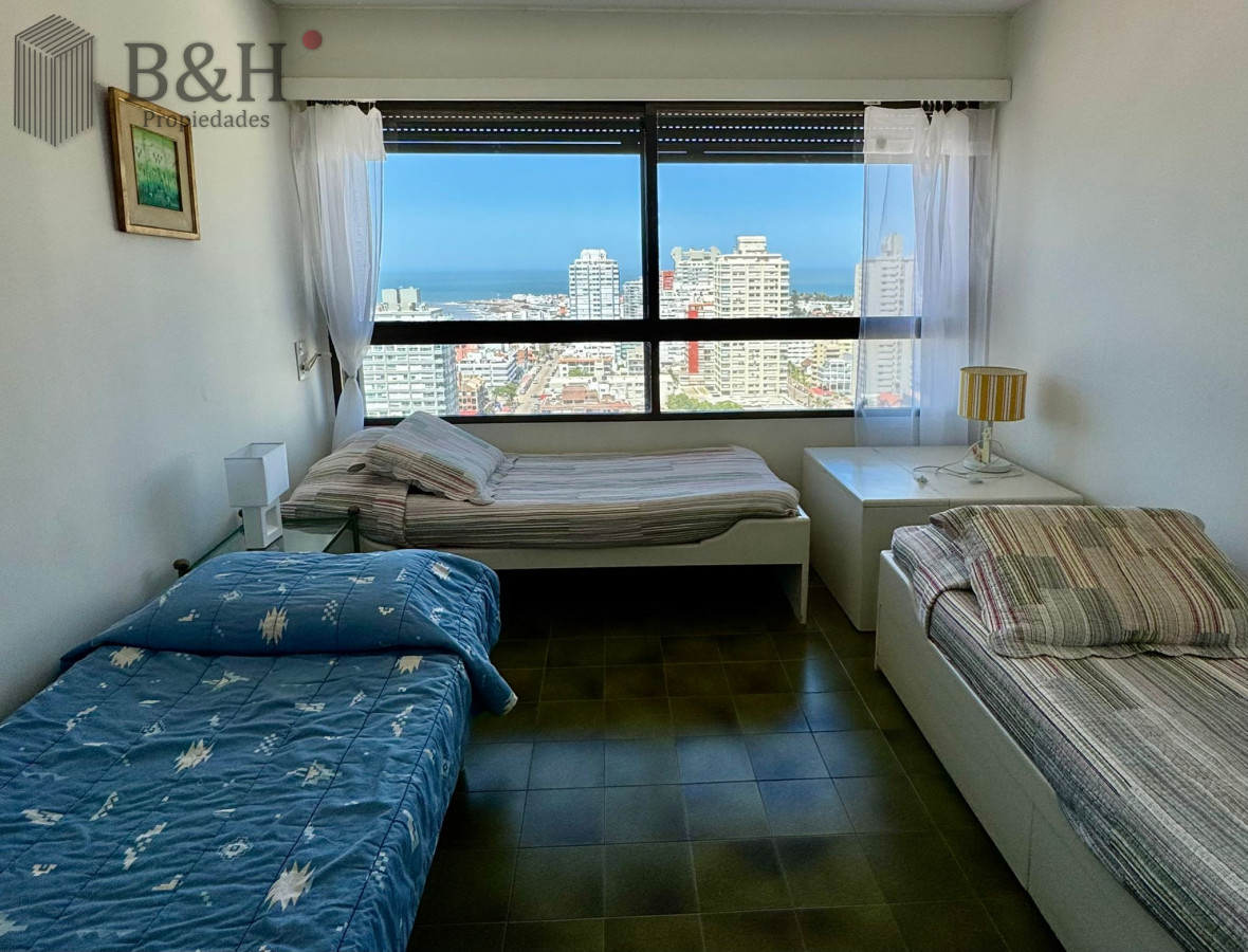 Apartamento ID.6752 - Apartamento de 4 dormitorios en península con excelente vista al mar 