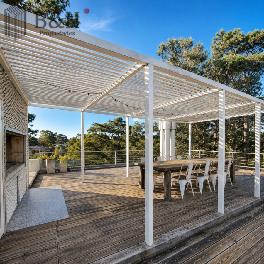 Apartamento ID.7217 - Penthouse de 2 dormitorios moderno + barbacoa uso exclusiva Playa Mansa Punta del Este