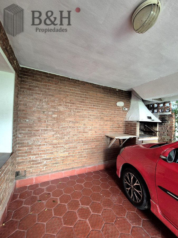 Apartamento ID.5755 - Oportunidad venta casa 2 dormitorios Playa Mansa cochera y parrillero