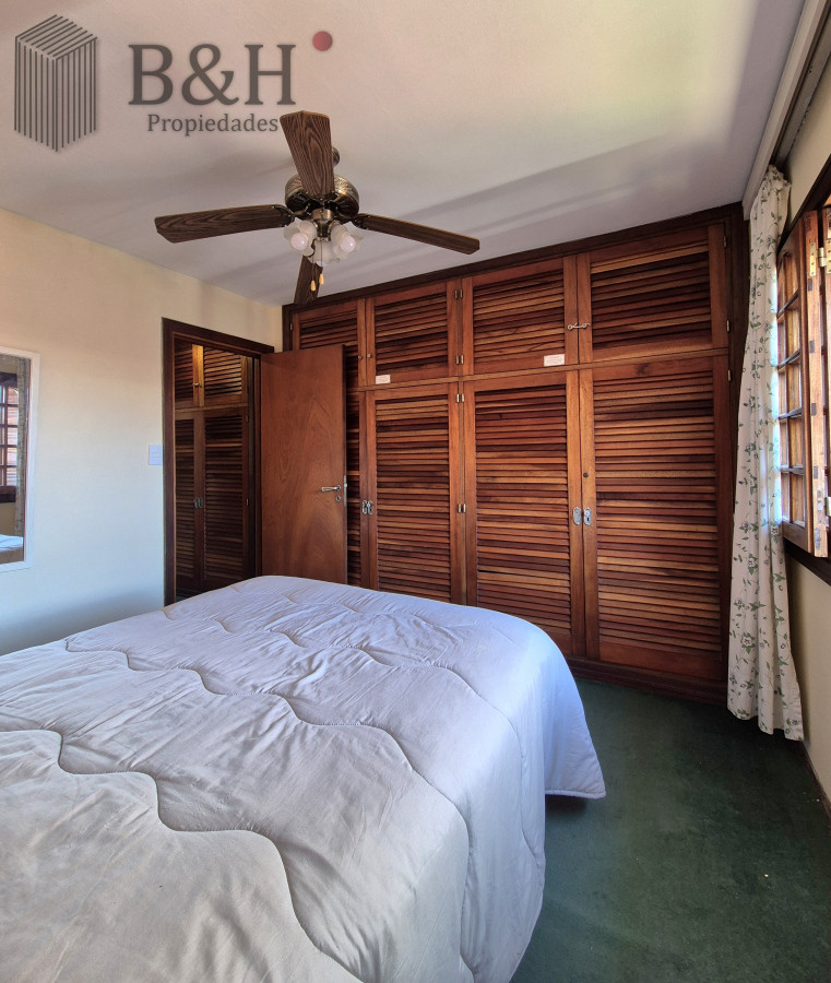 Apartamento ID.5755 - Oportunidad venta casa 2 dormitorios Playa Mansa cochera y parrillero