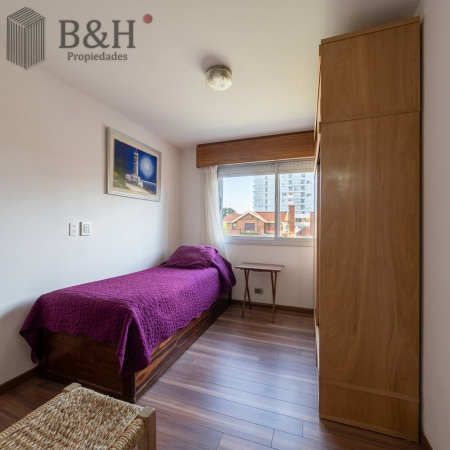 Apartamento ID.7172 - Apartamento Reciclado de 3 Dormitorios con Parrillero en Playa Mansa Punta del Este