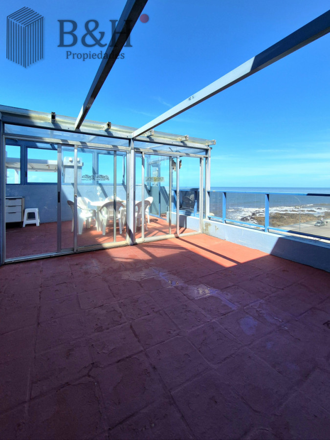 Apartamento ID.6898 - Oportunidad 3 dormitorios + servicio y gran terraza con parrillero propio en Playa Brava Punta del Este 