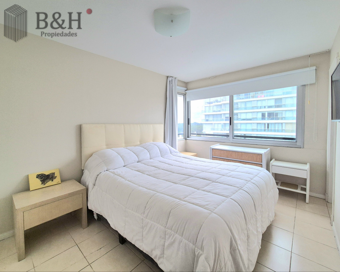 Apartamento ID.5256 - Oportunidad apartamento moderno piso alto 3 dormitorios 2 baños terraza con vista al mar garage venta Punta del Este Jardines del Country