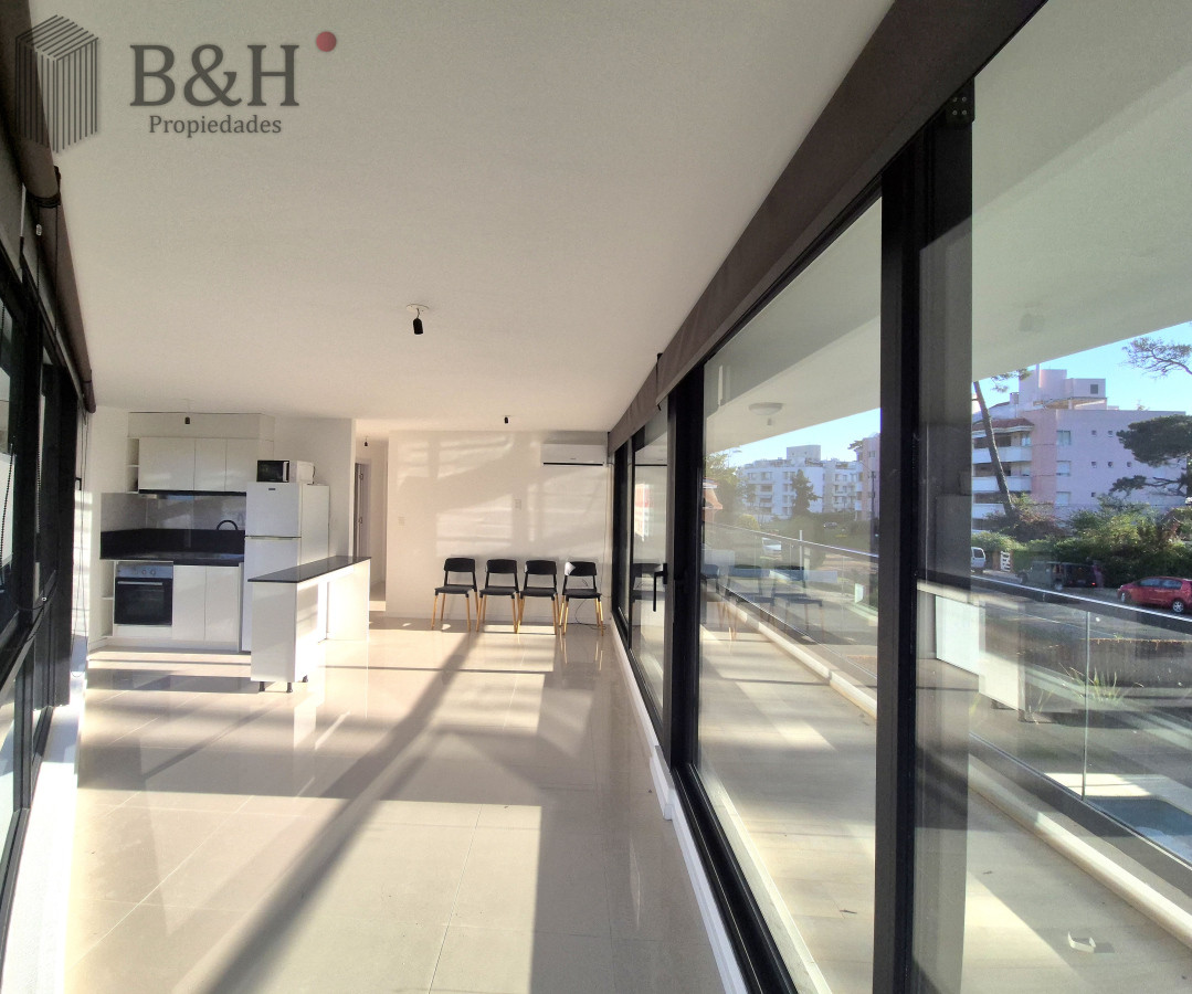 Apartamento ID.4283 - Alquiler anual apartamento 2 dormitorios con parrillero a estrenar 200mts del mar Playa Mansa