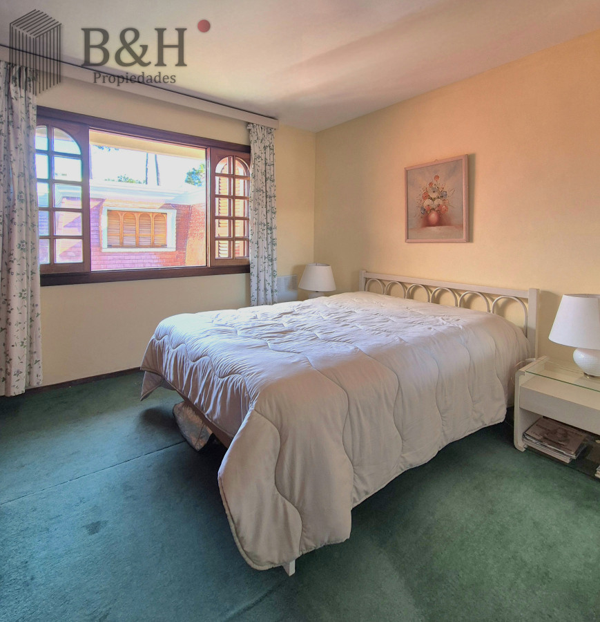 Apartamento ID.5755 - Oportunidad venta casa 2 dormitorios Playa Mansa cochera y parrillero