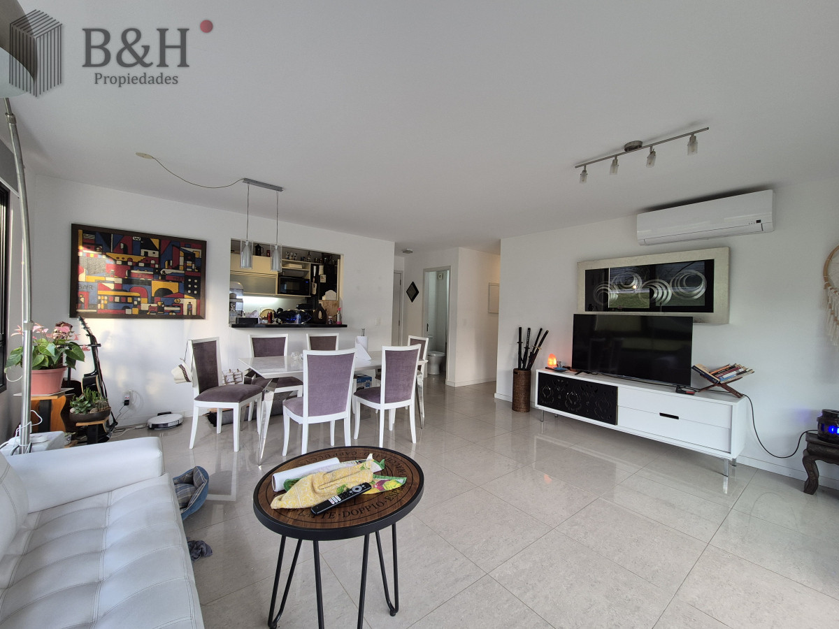 Apartamento ID.4869 - Oportunidad Apartamento 2 dormitorios moderno gran terraza cochera piscina Playa Mansa Punta del Este