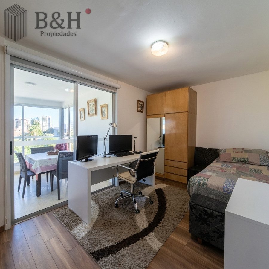 Apartamento ID.7172 - Apartamento Reciclado de 3 Dormitorios con Parrillero en Playa Mansa Punta del Este