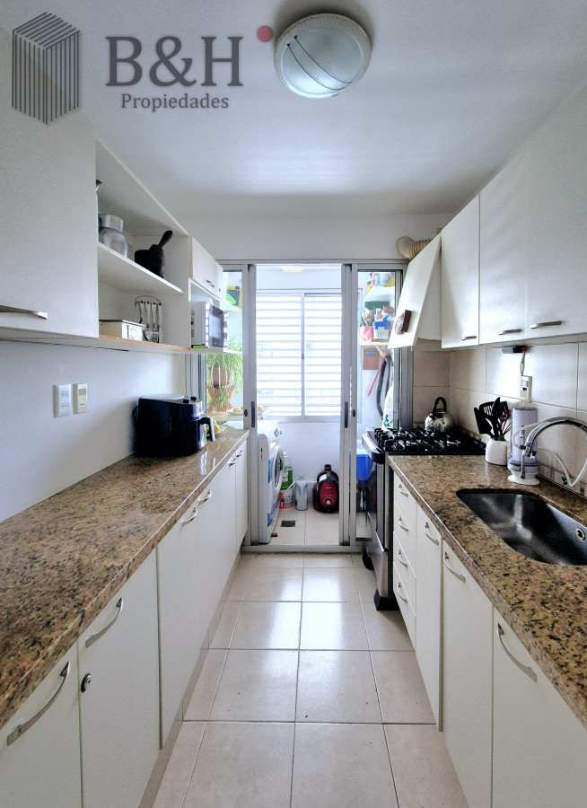 Apartamento ID.5256 - Oportunidad apartamento moderno piso alto 3 dormitorios 2 baños terraza con vista al mar garage venta Punta del Este Jardines del Country