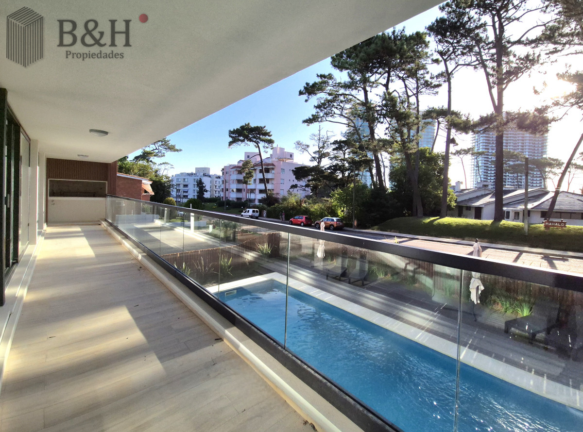 Apartamento ID.4283 - Alquiler anual apartamento 2 dormitorios con parrillero a estrenar 200mts del mar Playa Mansa