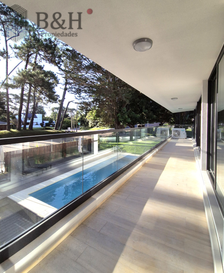 Apartamento ID.4283 - Alquiler anual apartamento 2 dormitorios con parrillero a estrenar 200mts del mar Playa Mansa