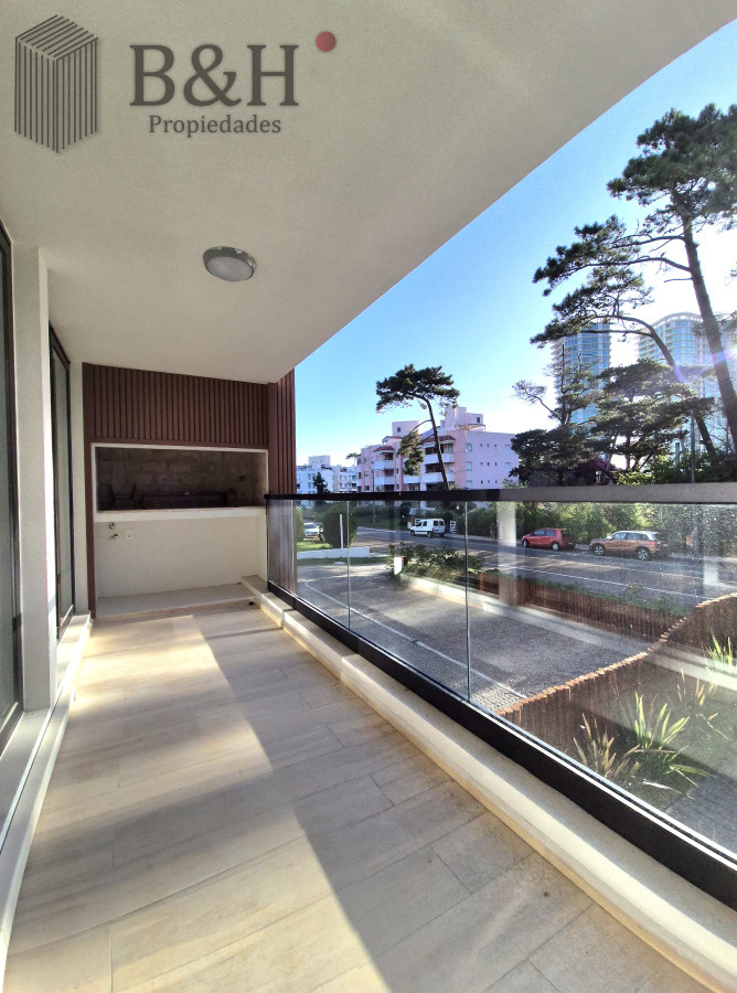 Apartamento ID.4283 - Alquiler anual apartamento 2 dormitorios con parrillero a estrenar 200mts del mar Playa Mansa