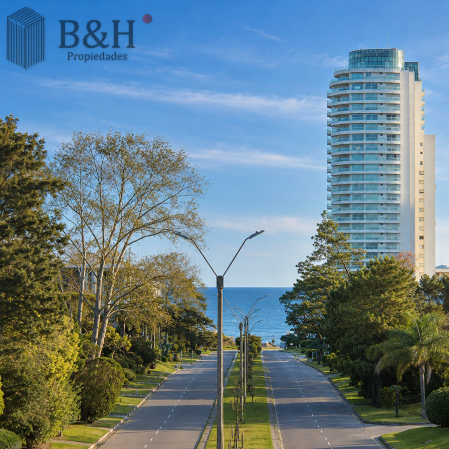 Apartamento ID.4869 - Oportunidad Apartamento 2 dormitorios moderno gran terraza cochera piscina Playa Mansa Punta del Este