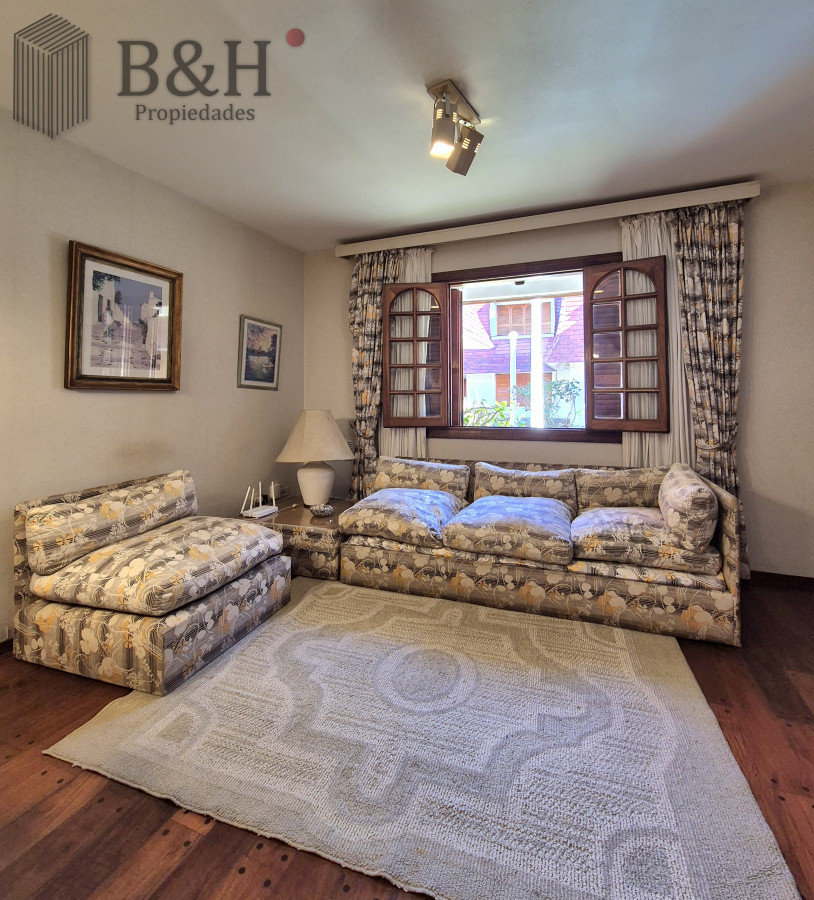 Apartamento ID.5755 - Oportunidad venta casa 2 dormitorios Playa Mansa cochera y parrillero