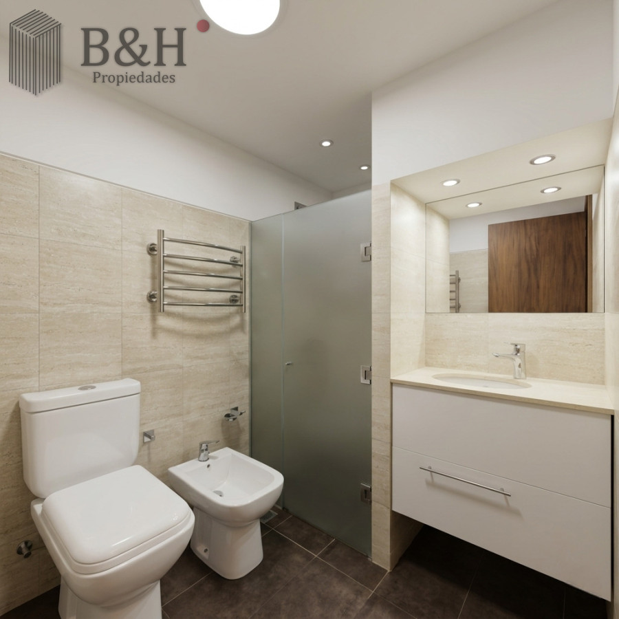 Apartamento ID.7172 - Apartamento Reciclado de 3 Dormitorios con Parrillero en Playa Mansa Punta del Este
