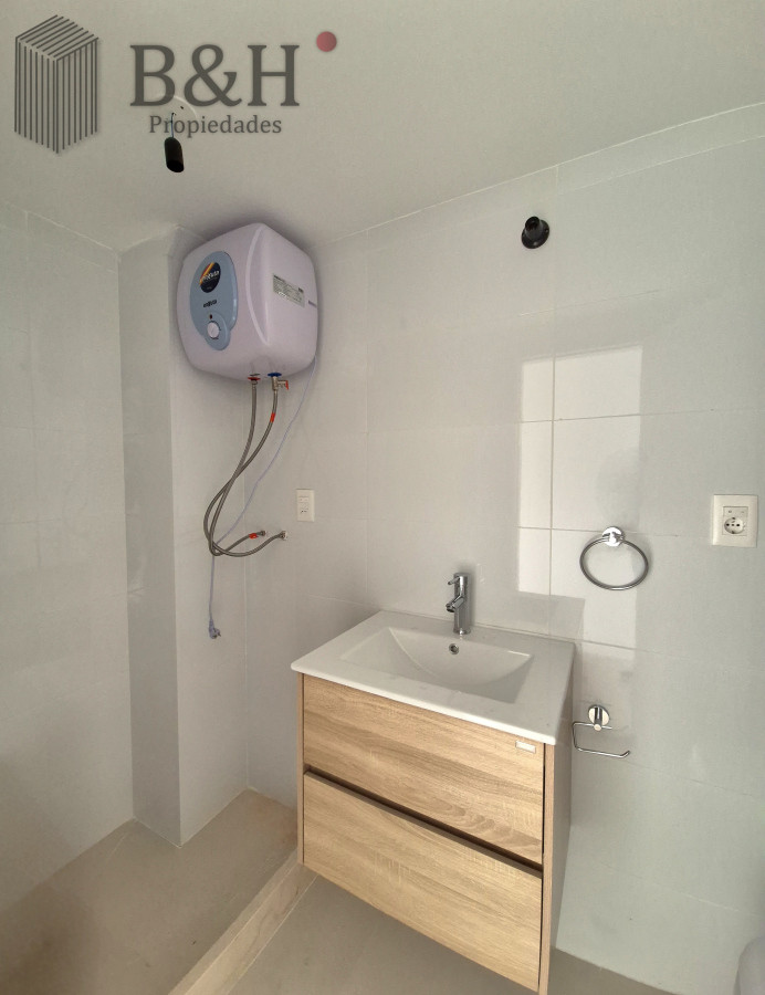 Apartamento ID.4283 - Alquiler anual apartamento 2 dormitorios con parrillero a estrenar 200mts del mar Playa Mansa
