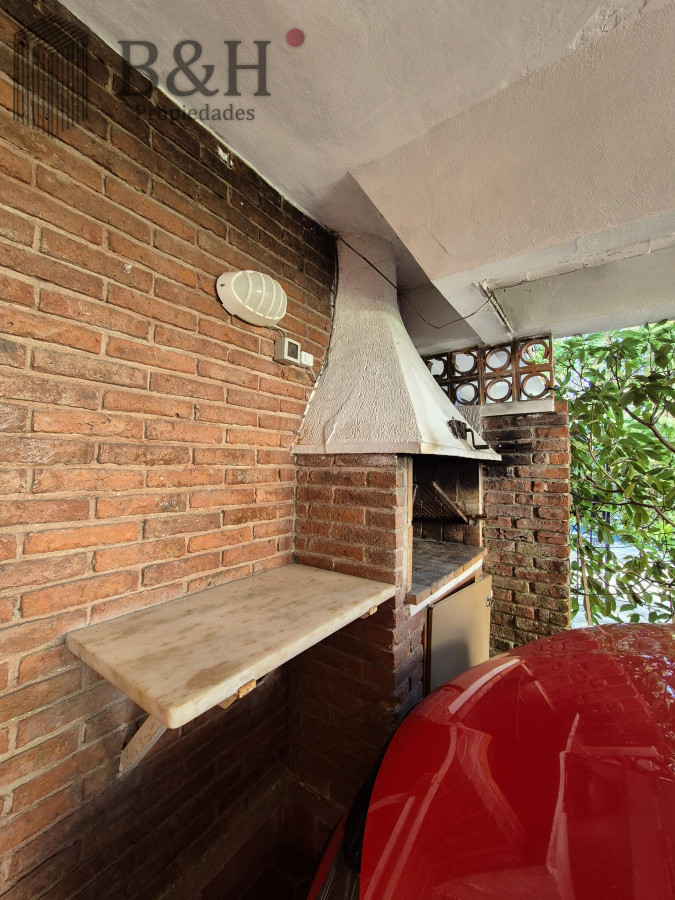Apartamento ID.5755 - Oportunidad venta casa 2 dormitorios Playa Mansa cochera y parrillero