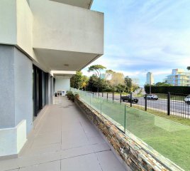 Oportunidad Apartamento 2 dormitorios moderno gran terraza cochera piscina Playa Mansa Punta del Este
