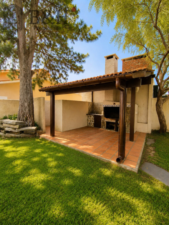 Casa ID.7710 - Casa 5 dormitorios + dependencia a 150mts del mar Playa Masa