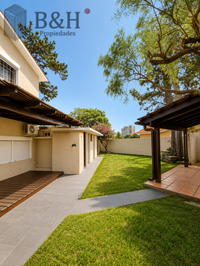 Casa ID.7710 - Casa 5 dormitorios + dependencia a 150mts del mar Playa Masa