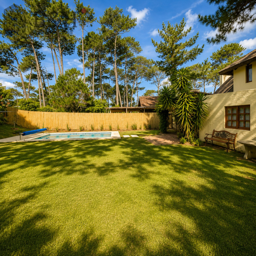 Casa ID.8186 - Casa 3 dormitorios con piscina y barbacoa cercana al mar Pinares Punta del Este 