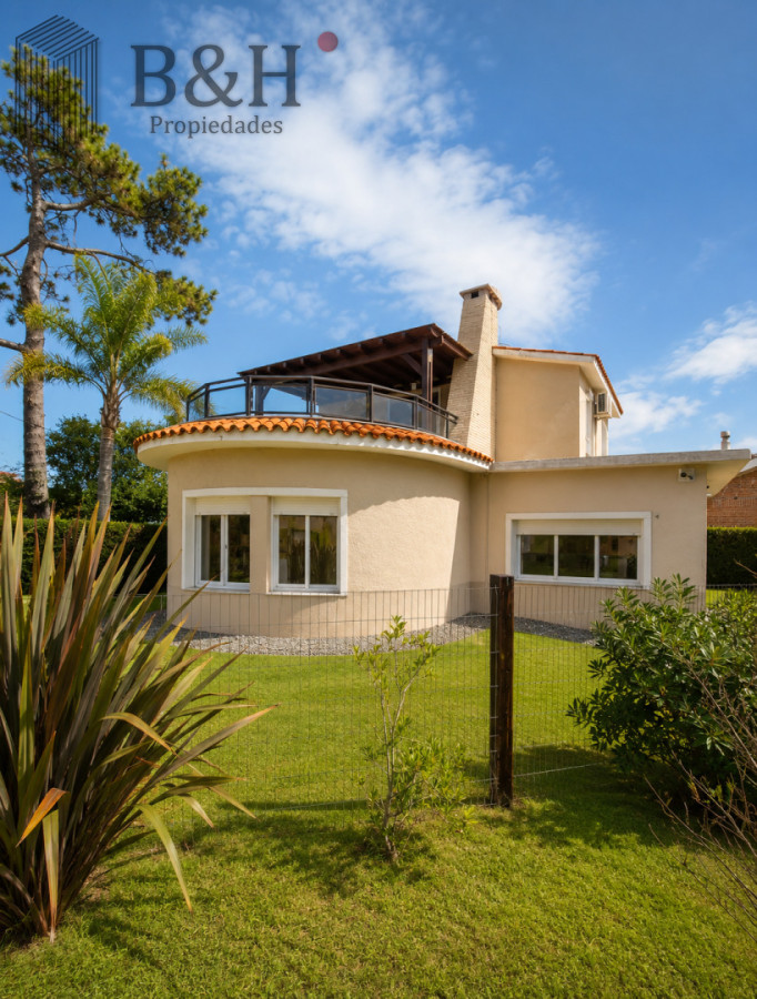 Casa ID.7710 - Casa 5 dormitorios + dependencia a 150mts del mar Playa Masa