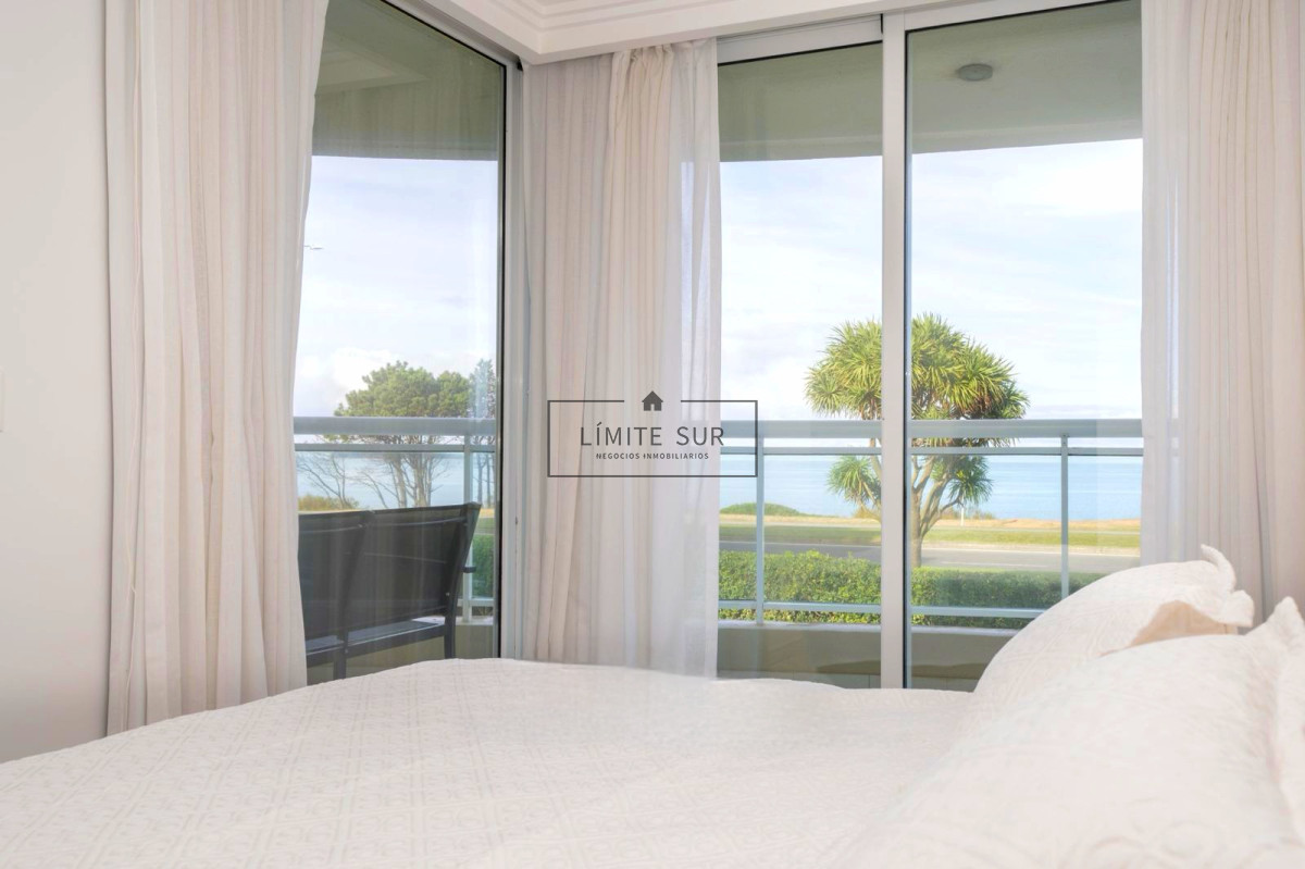 Apartamento ID.219 - VENTA: APARTAMENTO 3 DORMITORIOS EDIFICIO CRUCEROS PLAYA MANSA