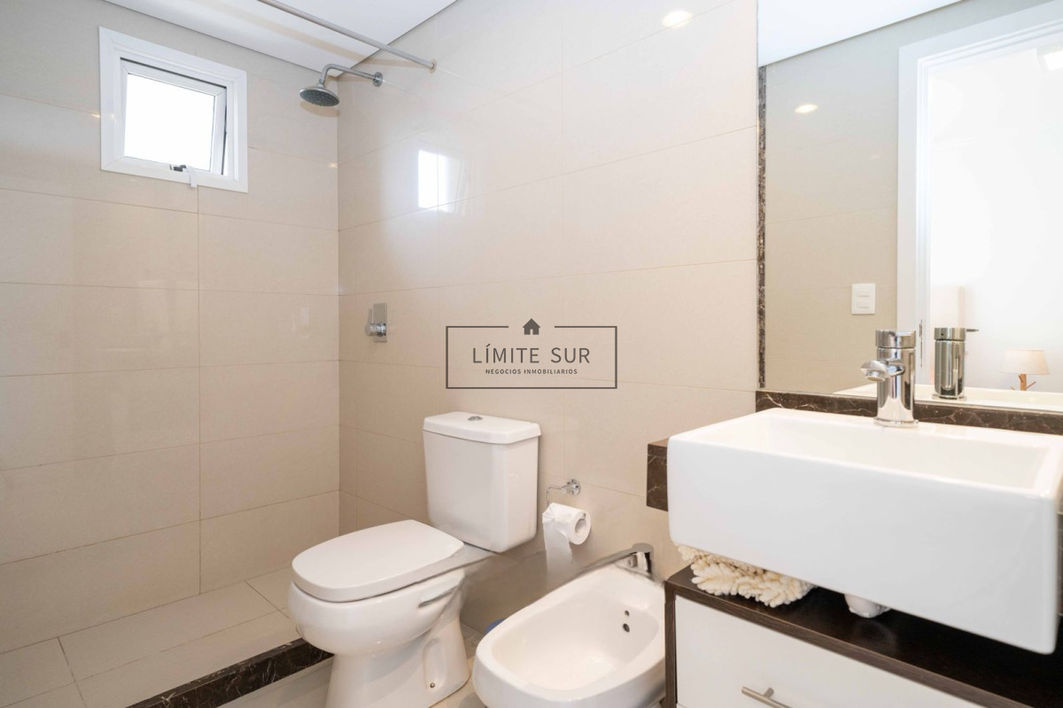 Apartamento ID.219 - VENTA: APARTAMENTO 3 DORMITORIOS EDIFICIO CRUCEROS PLAYA MANSA